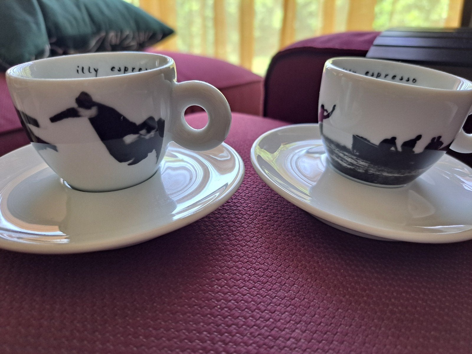 Illy espresso kop en schotel, set van 2, Ophalen of Verzenden, Zo goed als nieuw, Kop(pen) en/of Schotel(s), Porselein