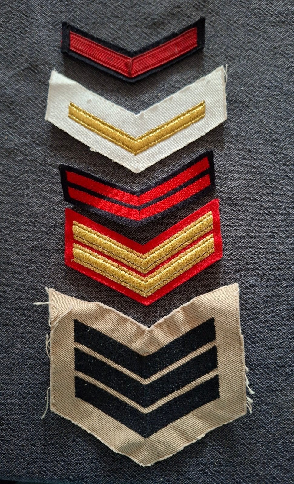 Korps mariniers. 5 rangen, Verzamelen, Militaria | Algemeen, Verzenden, Marine, Nederland, Embleem of Badge