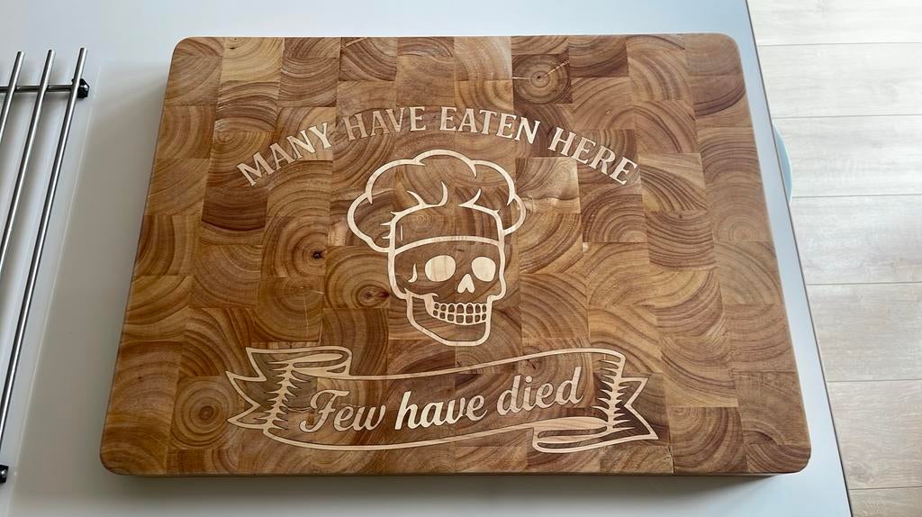Snijplank kops hout rubberhout met esdoorn inleg, scheur, Hout, Snij-/serveerplank, Ophalen of Verzenden, Zo goed als nieuw