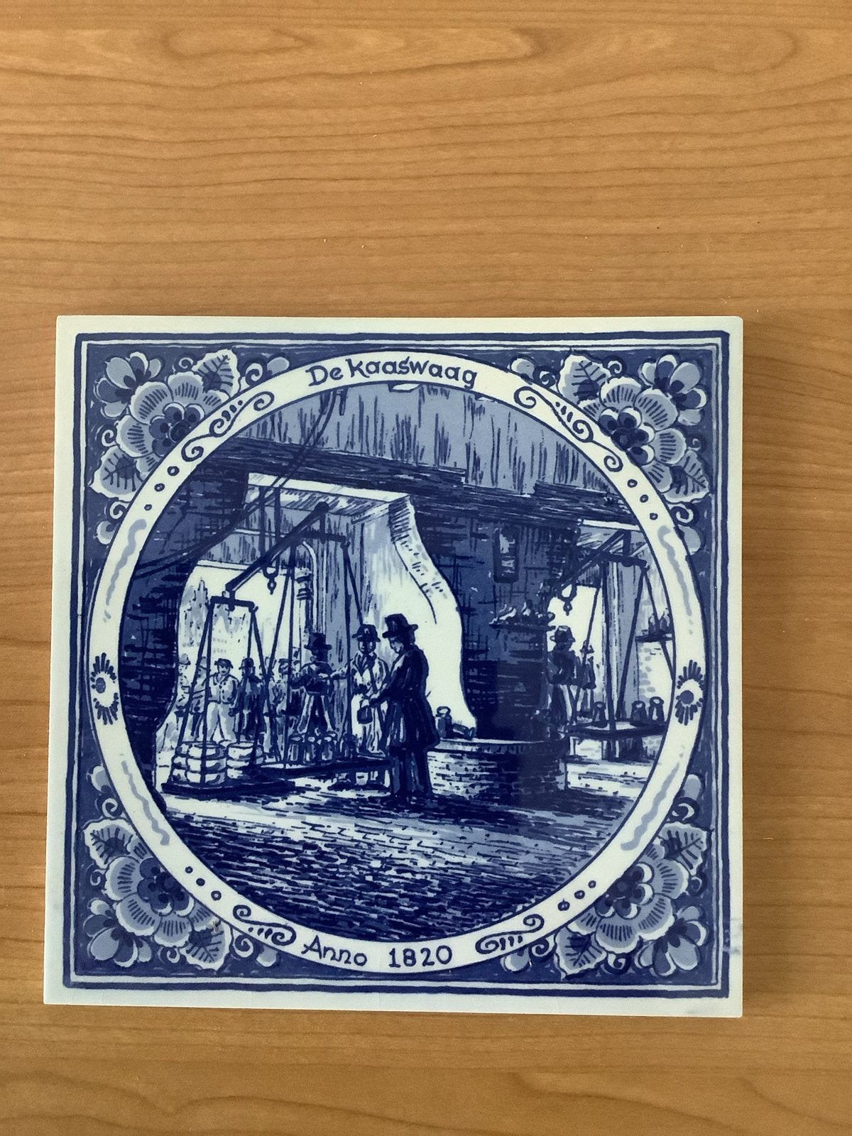 Delfts blauw wandtegeltje "De Kaaswaag Anno 1820", Ophalen of Verzenden