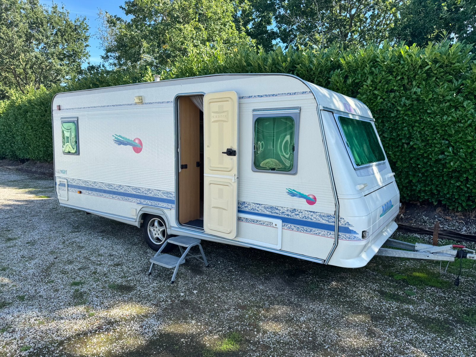 Adria Unica 502 UP - Voortent - 2 Luifels! Fransbed + Douche, Rondzit, Bedrijf, Overige typen, Kluisje