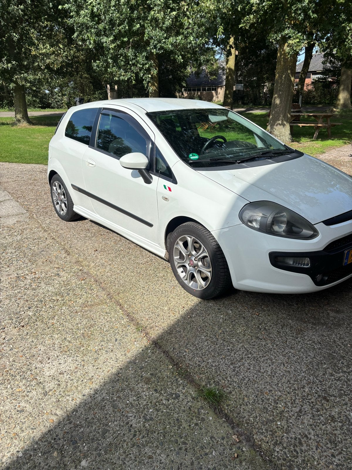Fiat Punto 1.3 Multijet 62KW 3DR 2011 Wit, Auto's, Fiat, Voorwielaandrijving, 28 km/l, 4 cilinders, 400 kg