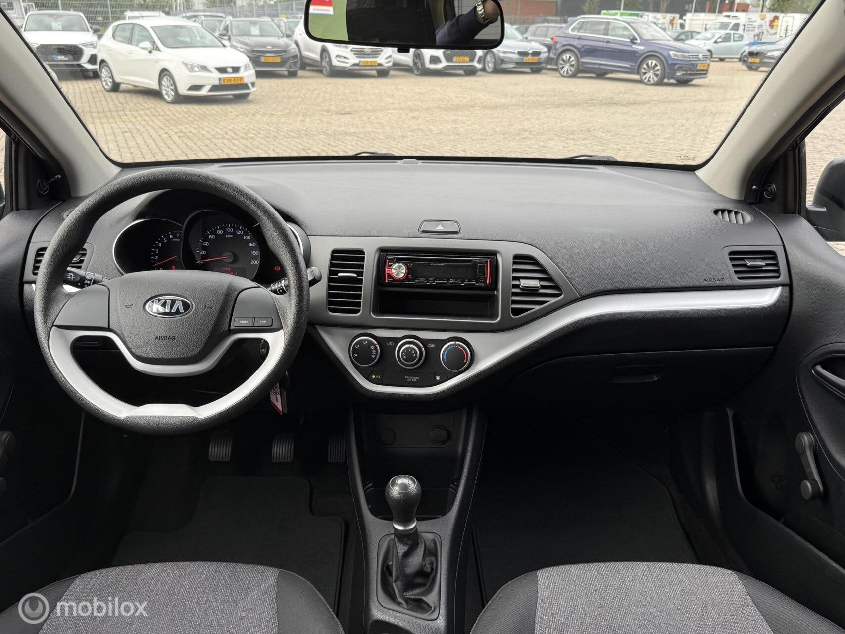 Kia Picanto 1.0 CVVT EconomyPlusLine AIRCO | NIEUWSTAAT, Auto's, Gebruikt, 4 stoelen, Zwart, Handgeschakeld