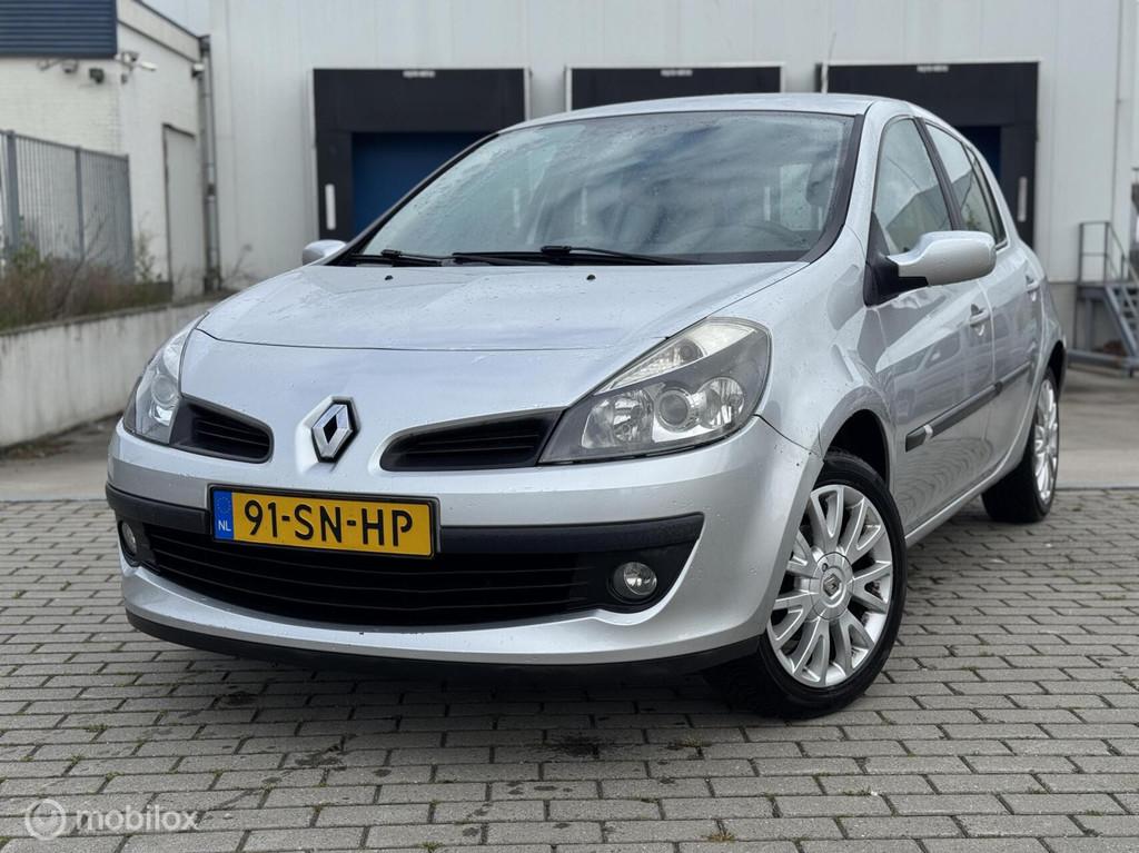Renault Clio 1.4-16V Dynamique Luxe Airco Trekhaak APK, Auto's, Renault, Bedrijf, Te koop, Clio, ABS, Airbags, Airconditioning