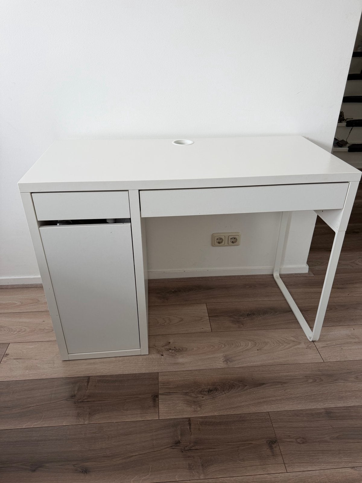 IKEA Micke bureau wit met lade en kastje, Gebruikt, Met lades, Spaanplaat of MDF, Ophalen of Verzenden