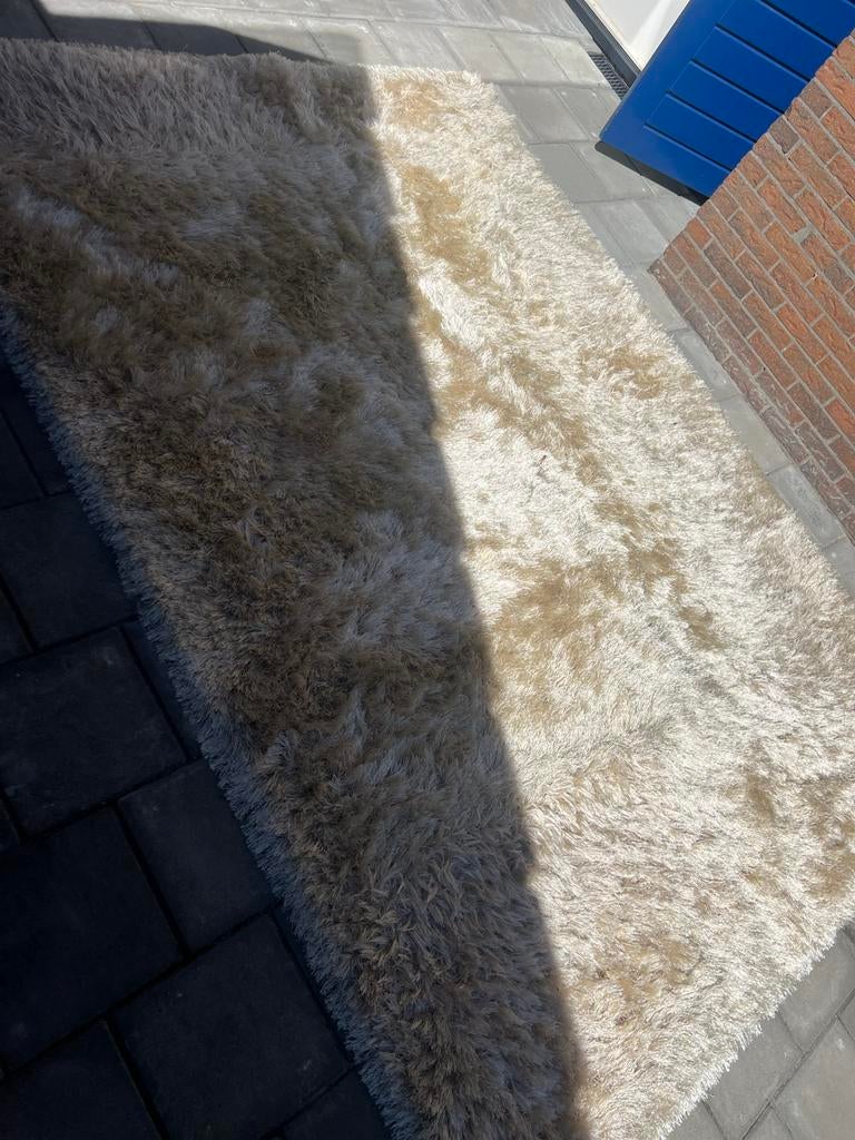 Crèmekleurig hoogpolig vloerkleed., Ophalen, 200 cm of meer, Zo goed als nieuw, 200 cm of meer