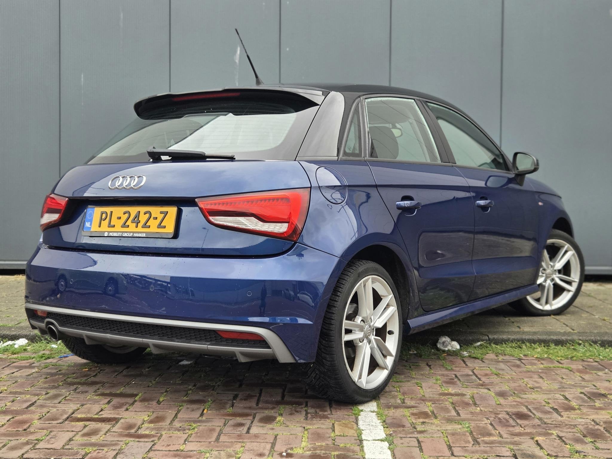 Audi A1 Sportback 1.0 TFSI Adrenalin | Navigatie | Bluetooth, Voorwielaandrijving, Stof, 95 pk, Blauw