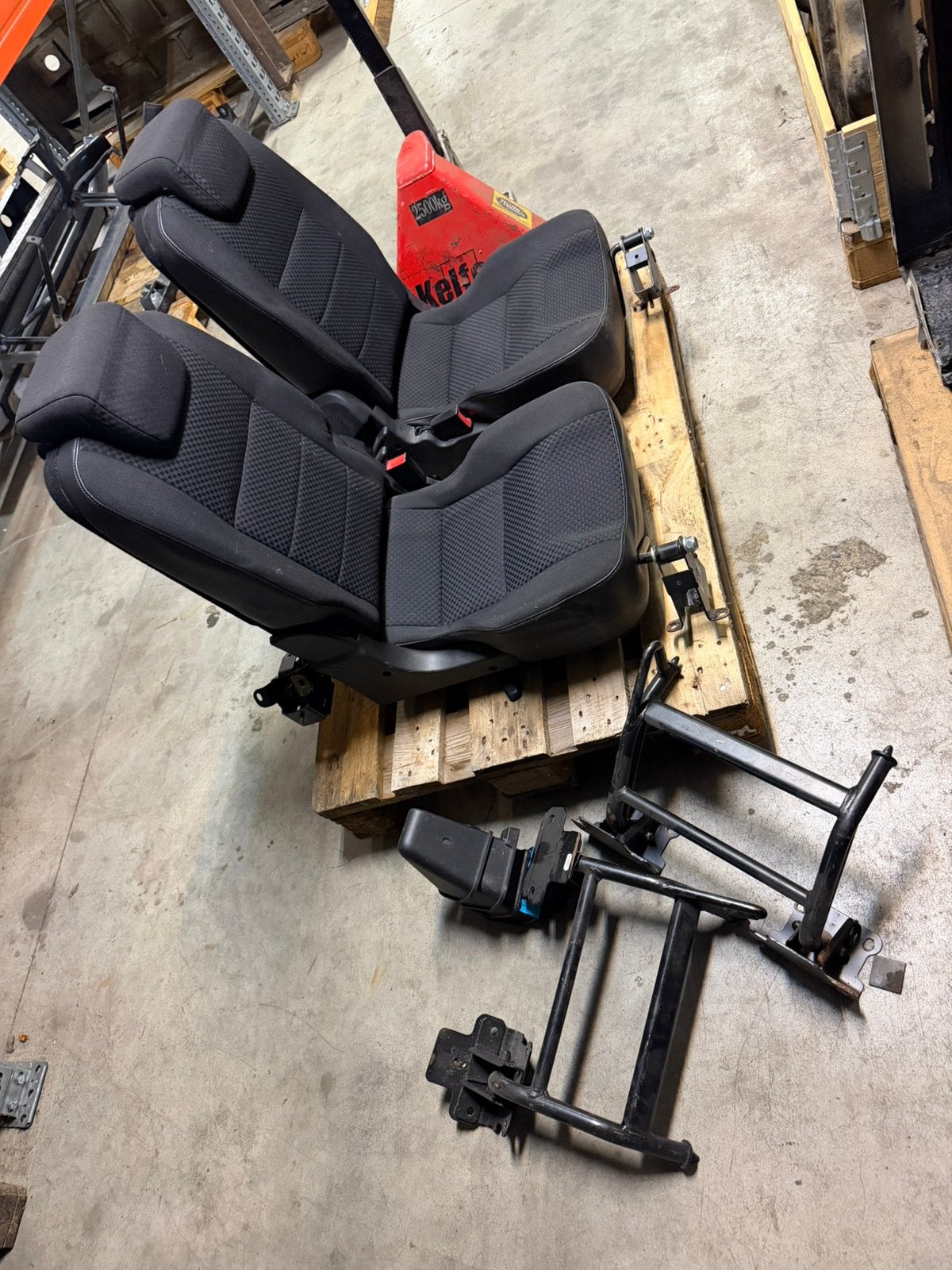 Set land rover defender forward facing stoelen, Auto-onderdelen, Land Rover, Groningen, Info@gmail.com, Ophalen of Verzenden