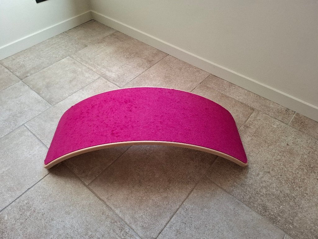 Originele Wobbel (balans bord) met vilt, Kinderen en Baby's, Speelgoed | Houten speelgoed, Ophalen, Gebruikt, Rij- of Hobbelspeelgoed