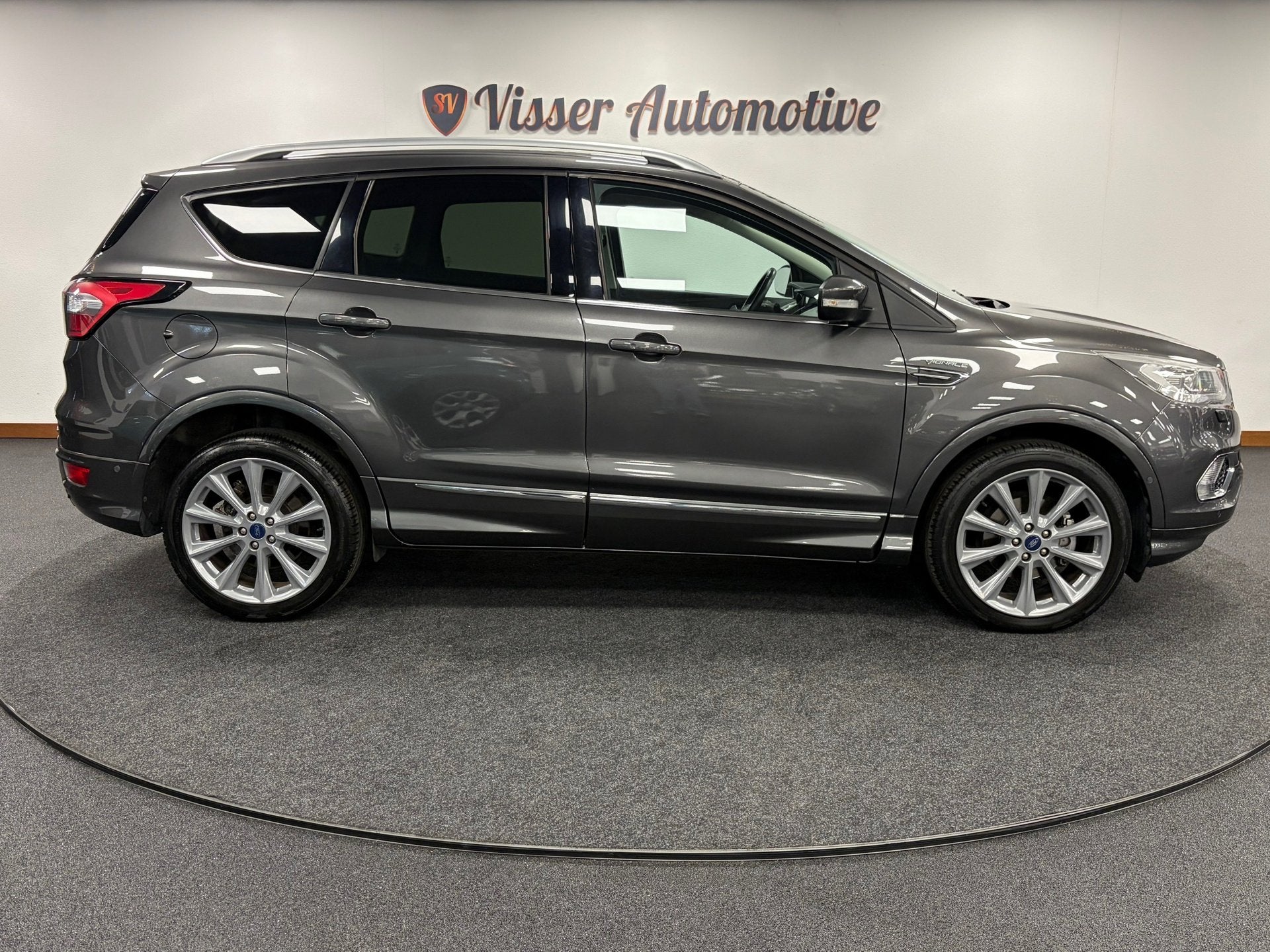 Ford Kuga 1.5 EcoBoost Vignale*WinterPakket*Leder*Carplay*Ca, Voorwielaandrijving, 1498 cc, 4 cilinders, Bedrijf
