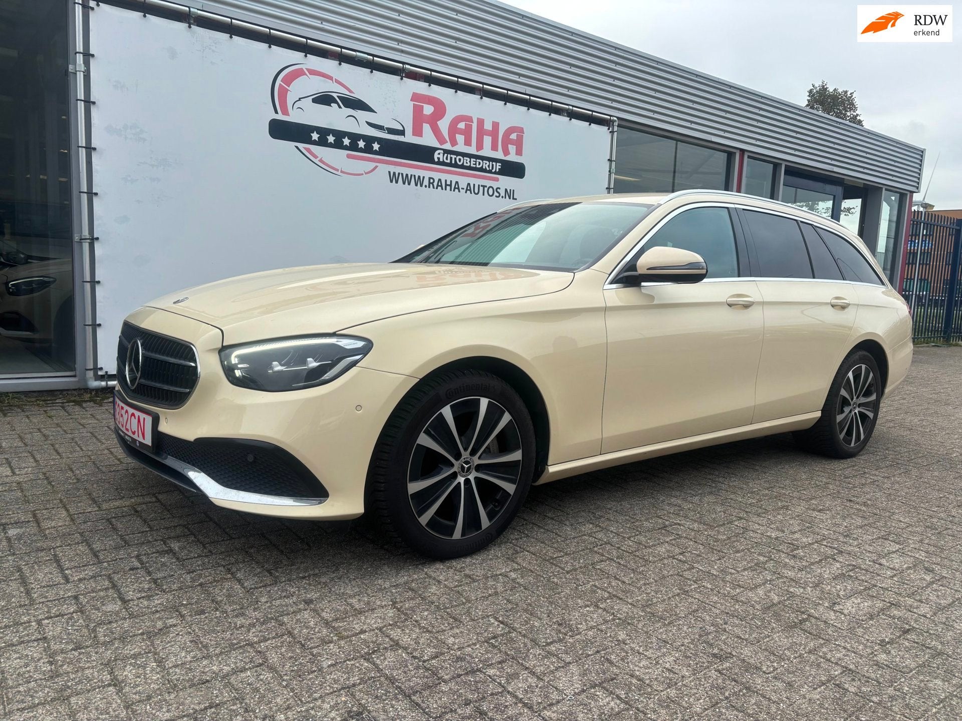 Mercedes-Benz E-klasse Estate 300 de Business Solution Luxur, Automaat, Achterwielaandrijving, Zwart, Beige