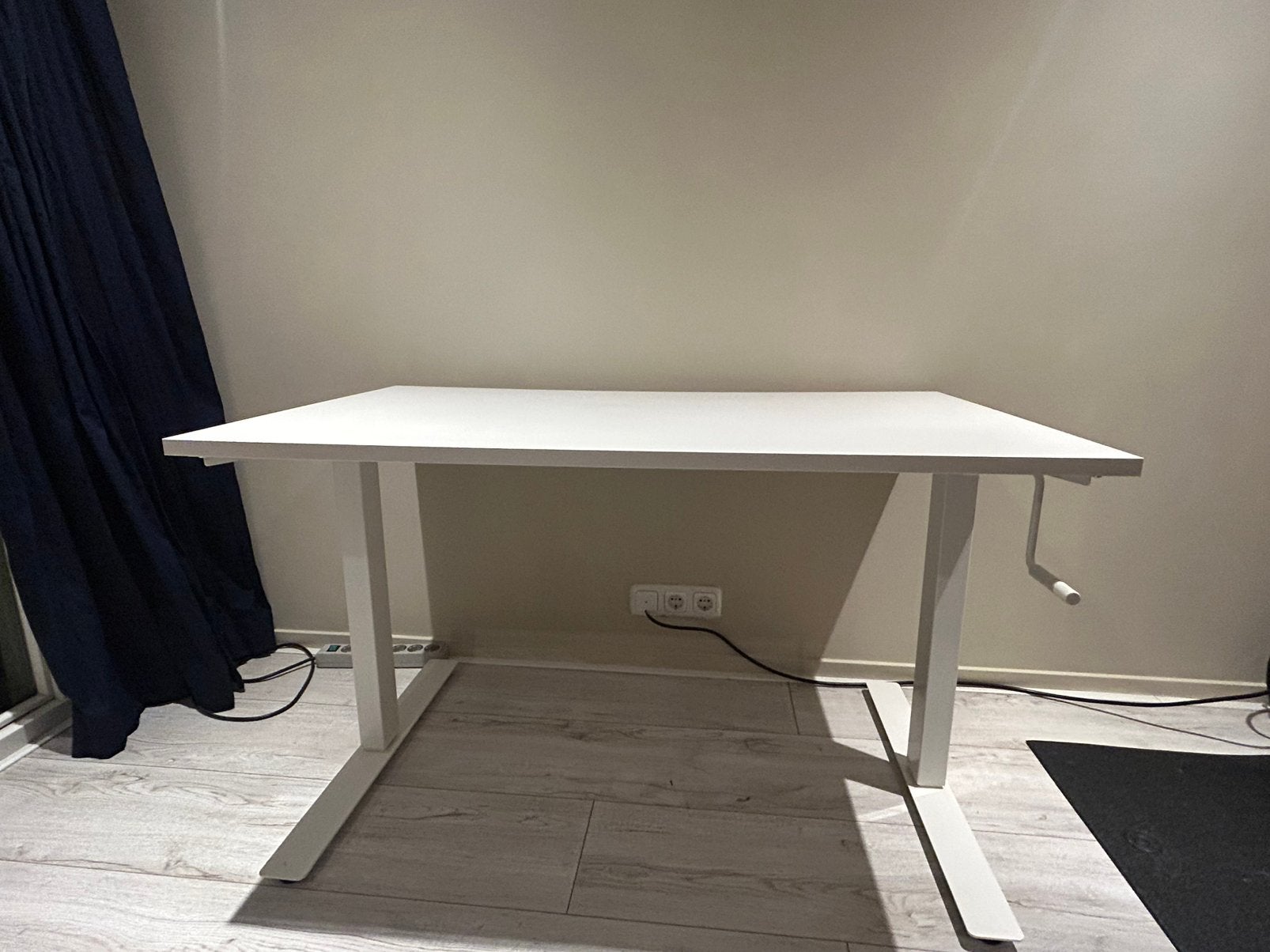 IKEA TROTTEN zit-sta bureau wit 120x70 cm – verstelbaar, Ophalen, In hoogte verstelbaar, Gebruikt