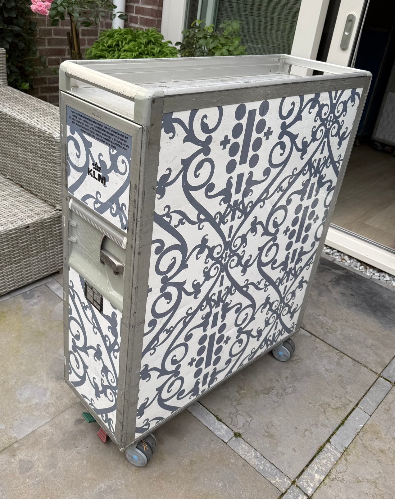 KLM full size atlas trolley (doorschuif), Ophalen, Minder dan 50 cm, Gebruikt, 1 of 2 laden