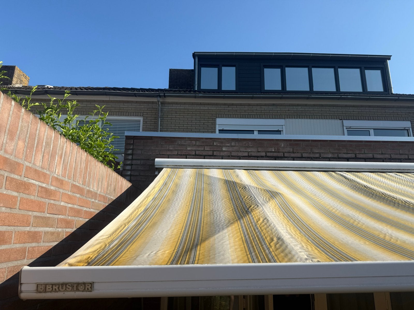 Brustor elektrisch knikarmscherm - arm defect, Tuin en Terras, Ophalen, Gebruikt, Knikarmscherm, Elektrisch