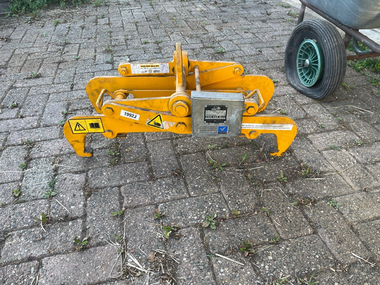 Hijsklem 250 KG platenklem, Ophalen