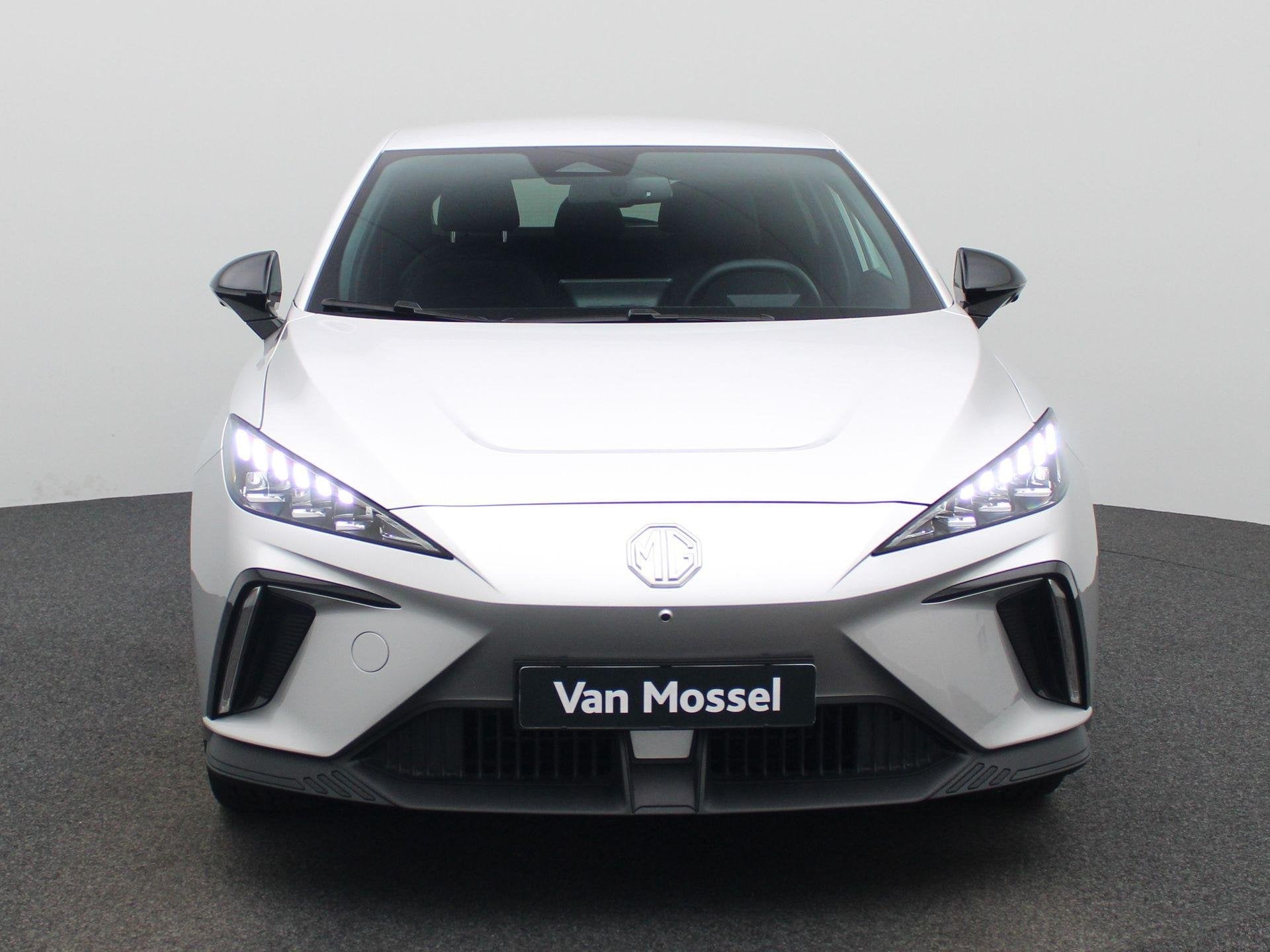 MG 4 64 kWh Luxury | 360 Camera | Stoelverwarming | Stuurver, Auto's, MG, Automaat, 12 maanden, Gebruikt, 1675 kg