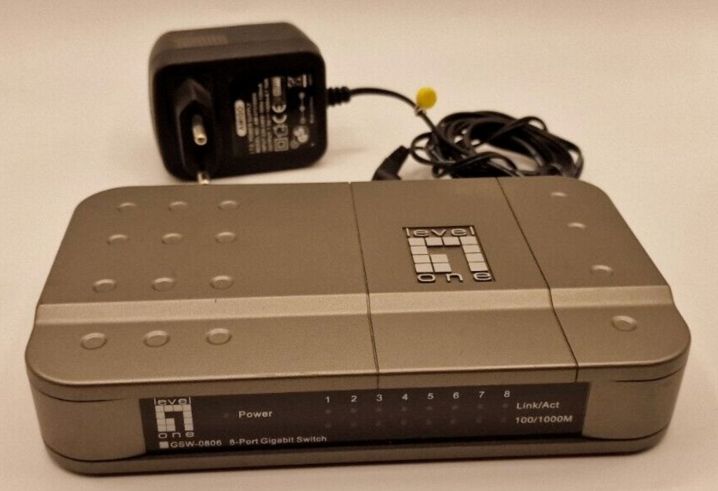 Linksys gsw-0806 h/w 8-port, Computers en Software, Routers en Modems, Gebruikt, Router met modem, Ophalen