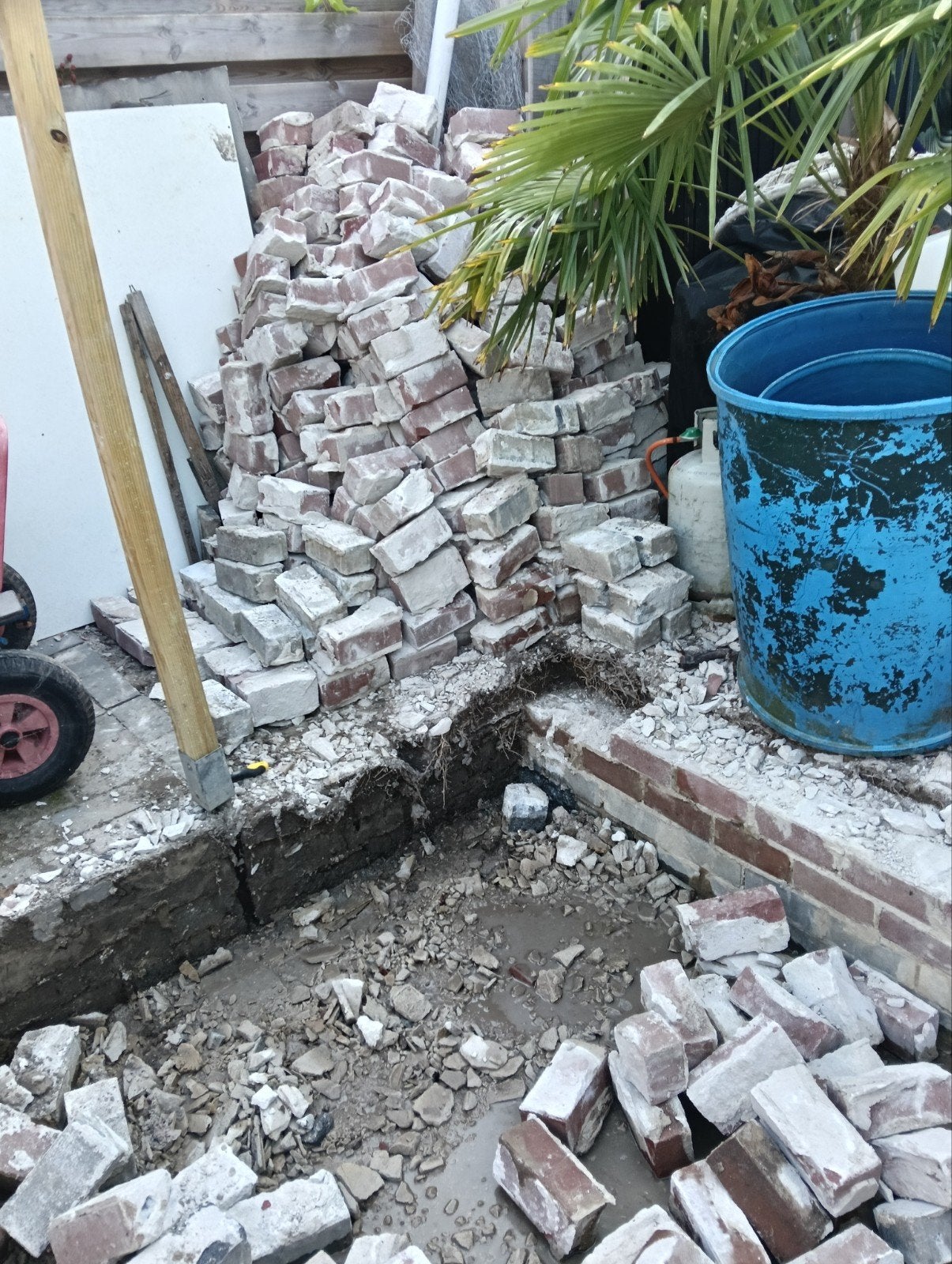 Gratis gebruikte stenen voor tuin of project, Doe-het-zelf en Verbouw, Ophalen of Verzenden, Gebruikt, Bakstenen