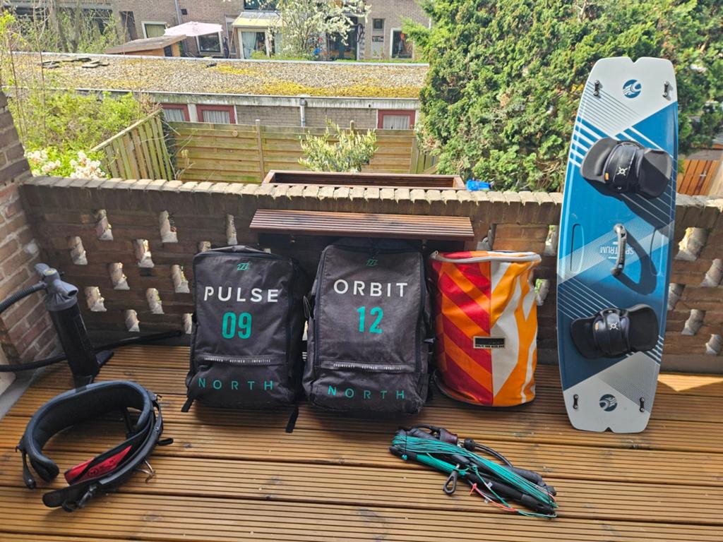 Complete Kitesurf Set: North Pulse 9m, Orbit 12m, Board, Watersport en Boten, Kitesurfen, Ophalen, Gebruikt, Kitesurf-set, Twintip