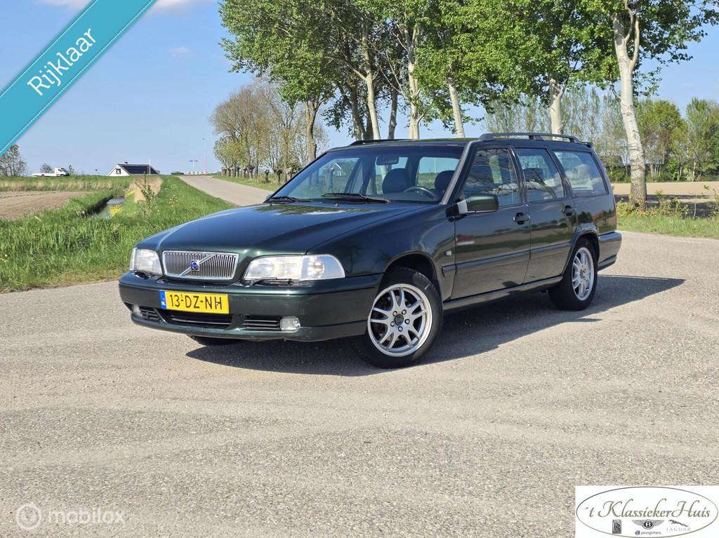 Volvo V70 2.4 Europa lage kilometerstand!, Voorwielaandrijving, Stoelverwarming, Gebruikt, Zwart
