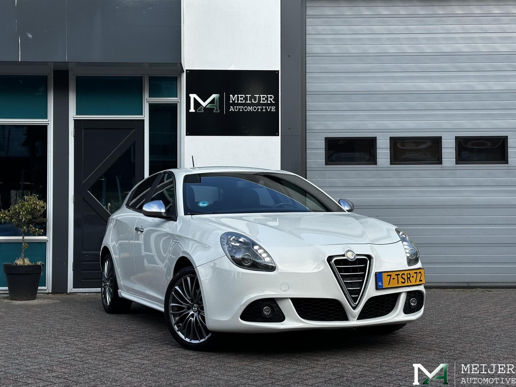 Alfa Romeo Giulietta 1.4 T-Jet Progression|Half leder|DNA|Cr, Voorwielaandrijving, Euro 5, Gebruikt, 4 cilinders