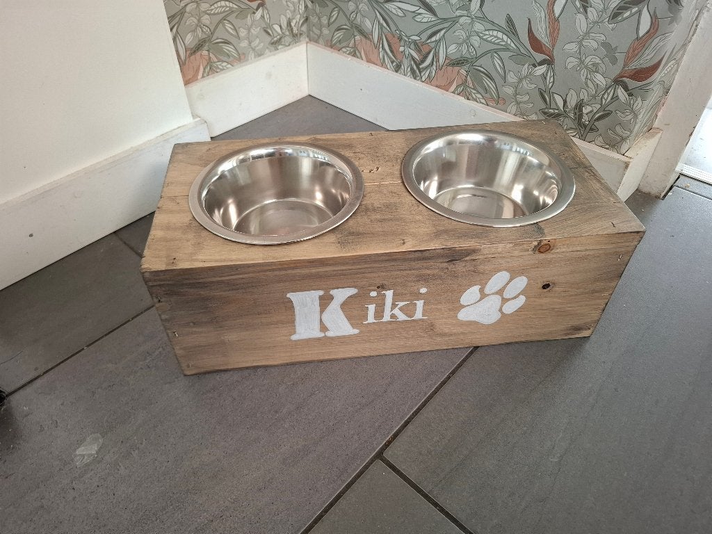 Katten Voerbak Standaard van Hout |inclusief Bakjes |Op Maat, RW Houtidee Werverhoof | Handgemaakte Katten Voer- & Drinkbak Standaard | Inclusief Bakjes | Diverse Maten & Kleuren | Gepersonaliseerd met Naam of Afbeelding | Duurzaam Vurenhout | Ambachtelijk Nederlands Vakwerk