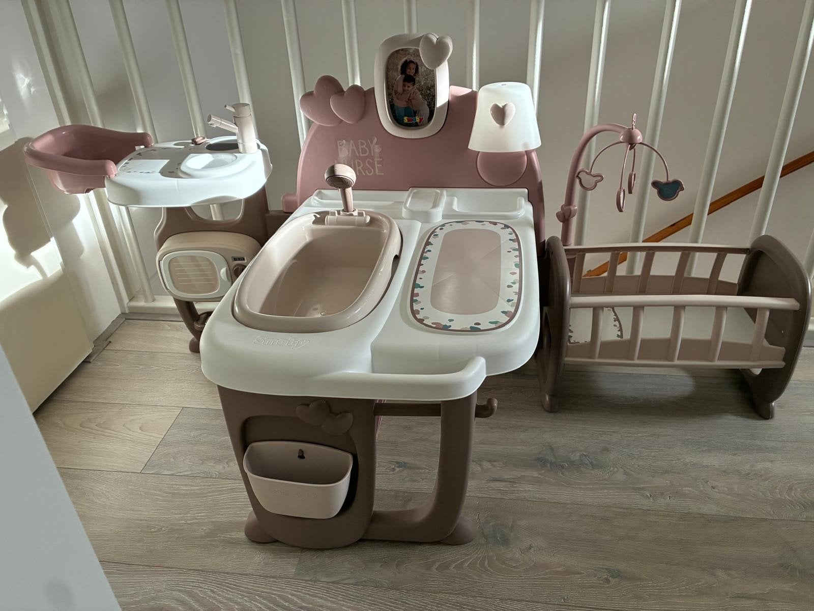 Baby Nurse speelset met wieg en verzorgingsstation, Ophalen, Gebruikt, Babypop