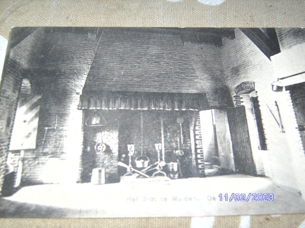 Het slot te Muiden De Keuken met schouw en haard oud ongelop, Ophalen of Verzenden, 1920 tot 1940, Ongelopen, Noord-Holland