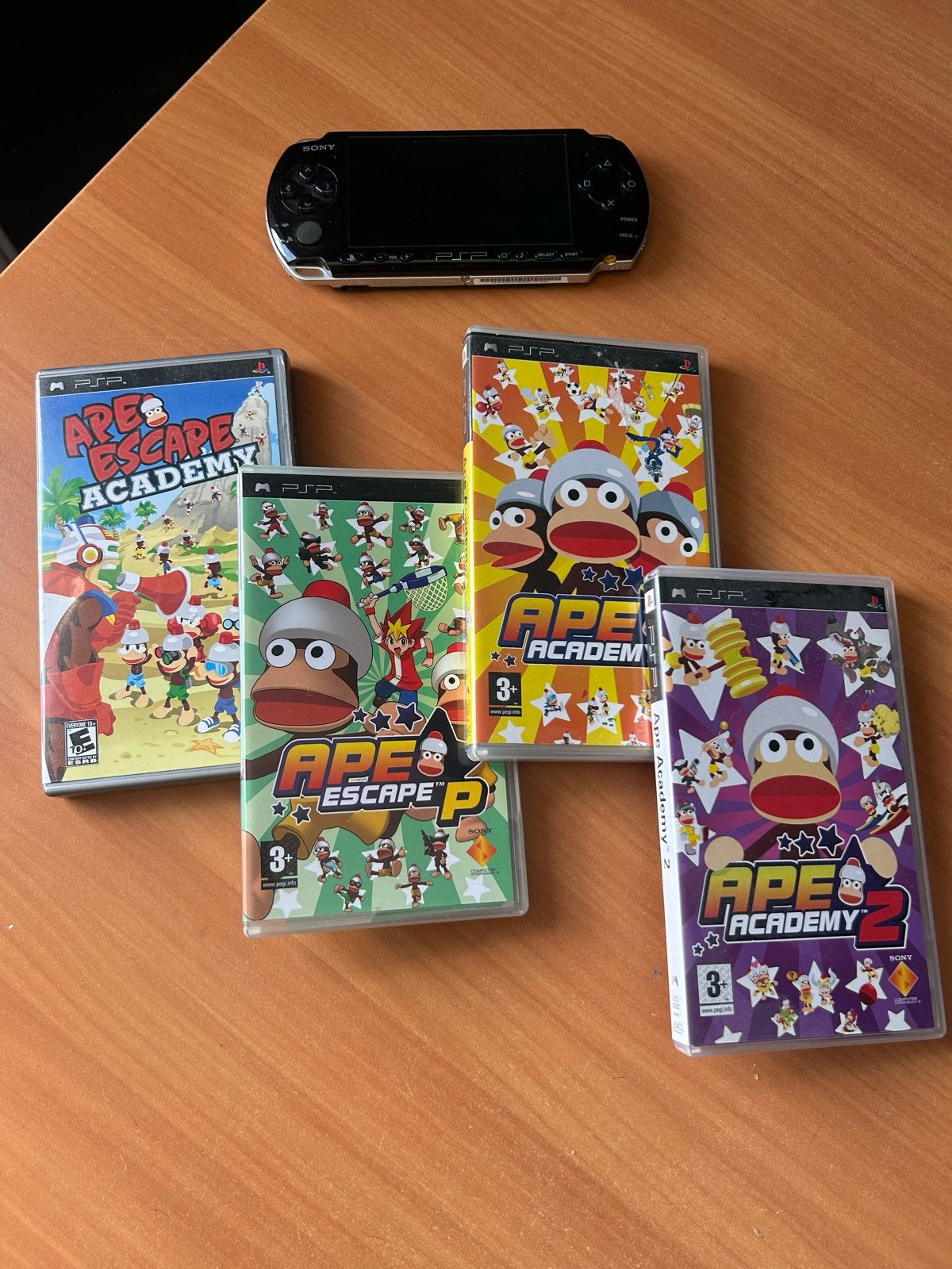 Sony PSP 3000 met 4 Ape Escape games, Spelcomputers en Games, Spelcomputers | Sony PSP, Ophalen of Verzenden, Gebruikt, Met games