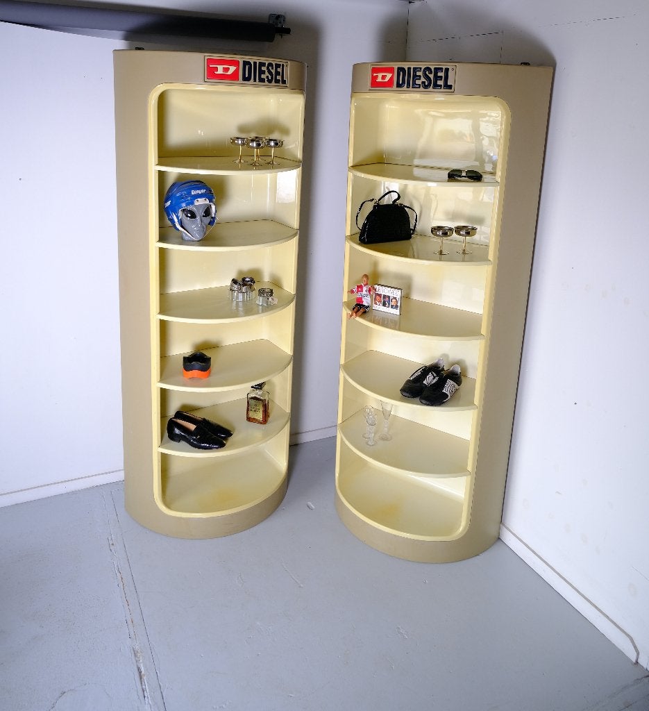 Kasten (Diesel, Winkel, mode, display, winkelinrichting), Ophalen