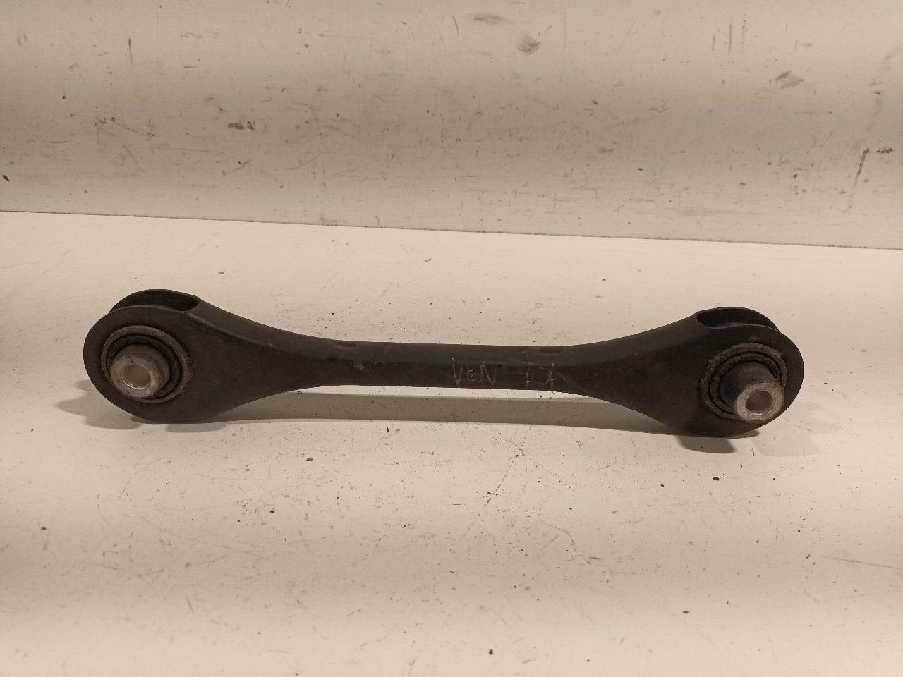 Draagarm rechts achter Volkswagen Golf, Onderdelen@venauto.nl, Van der Ven Autorecycling B.V., Gebruikt, Ettenseweg 76, 4706 PB Roosendaal, The Netherlands
