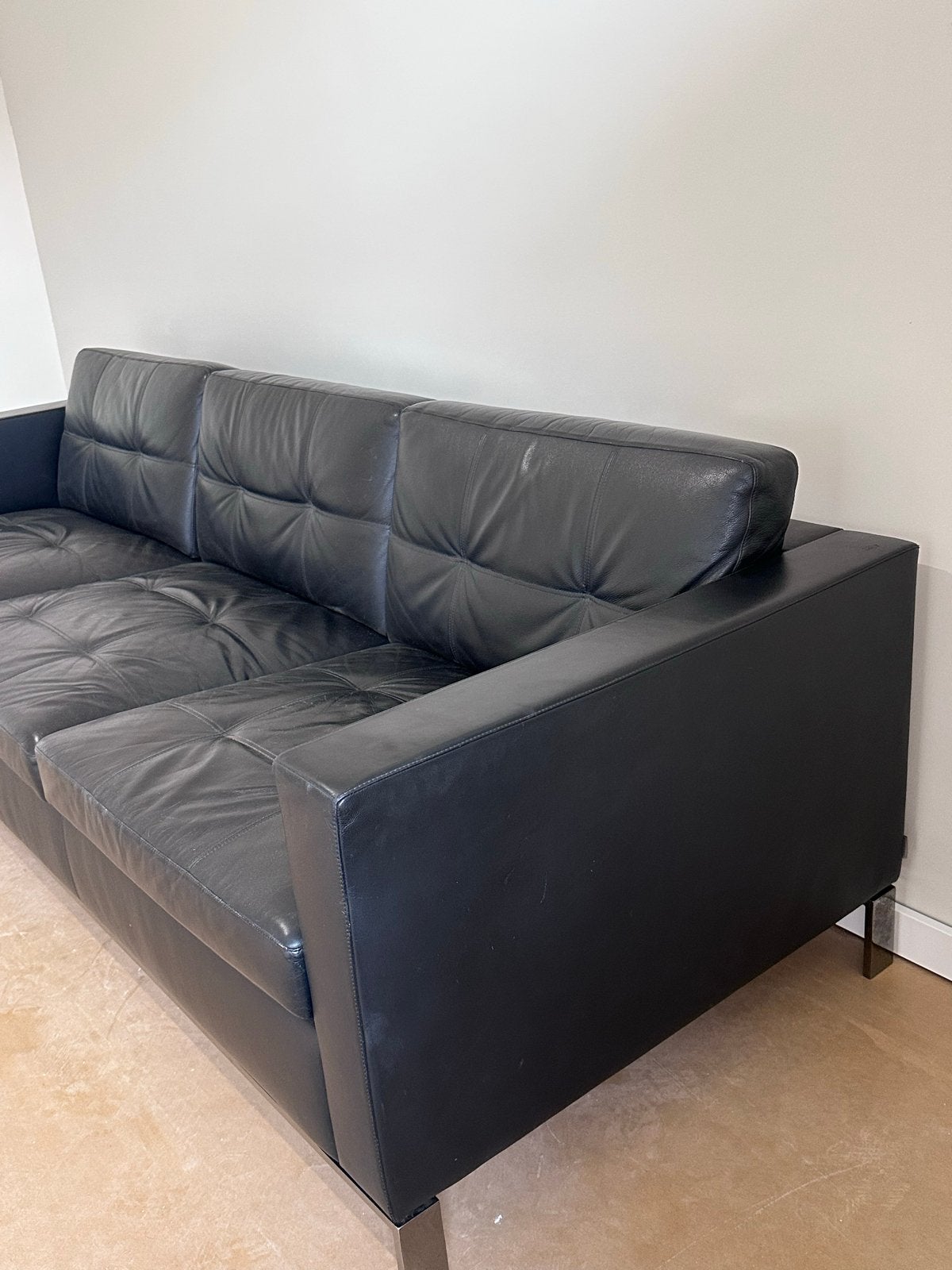 Foto 6 van Walter Knoll Foster 502 driepersoonsbank zwart leer