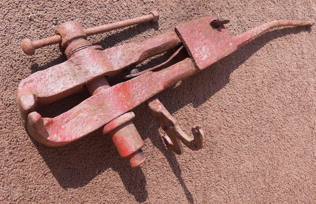 Antieke smeedijzeren bankschroef - Vintage gereedschap, Antiek en Kunst, Antiek | Gereedschap en Instrumenten, Ophalen