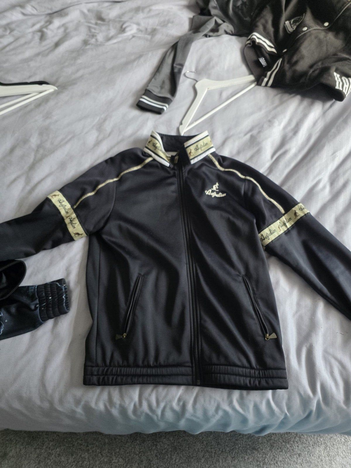Australian trainingsjack met gouden bies - Maat L, Ophalen, Maat 52/54 (L), Zwart, Gedragen