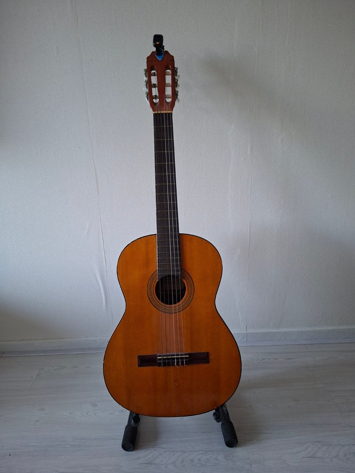 Kumika Klassieke Gitaar met Tuner en Standaard, Ophalen, Gebruikt, Klassieke of Spaanse gitaar