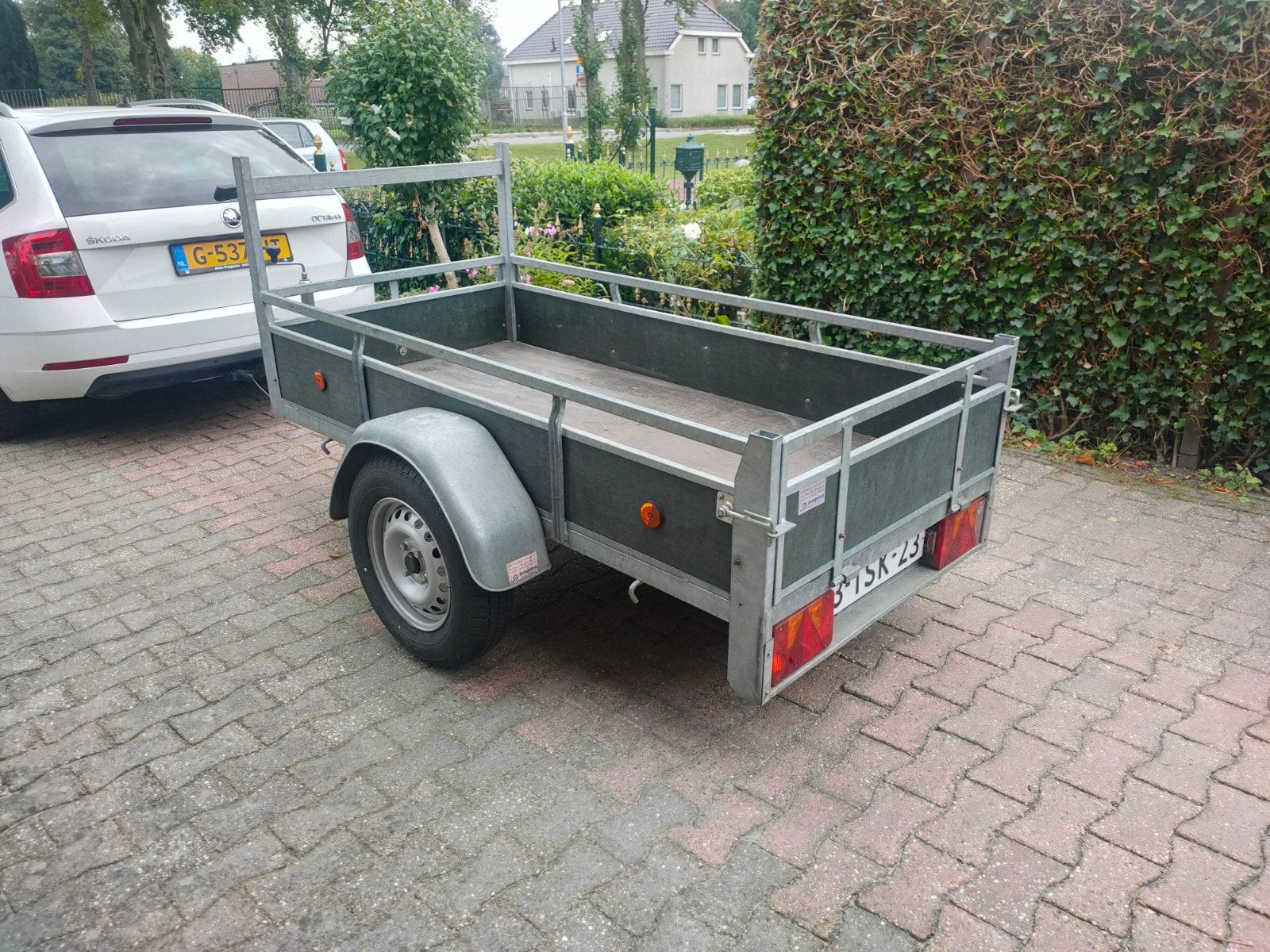 nette aanhangwagen, Ophalen, Zo goed als nieuw