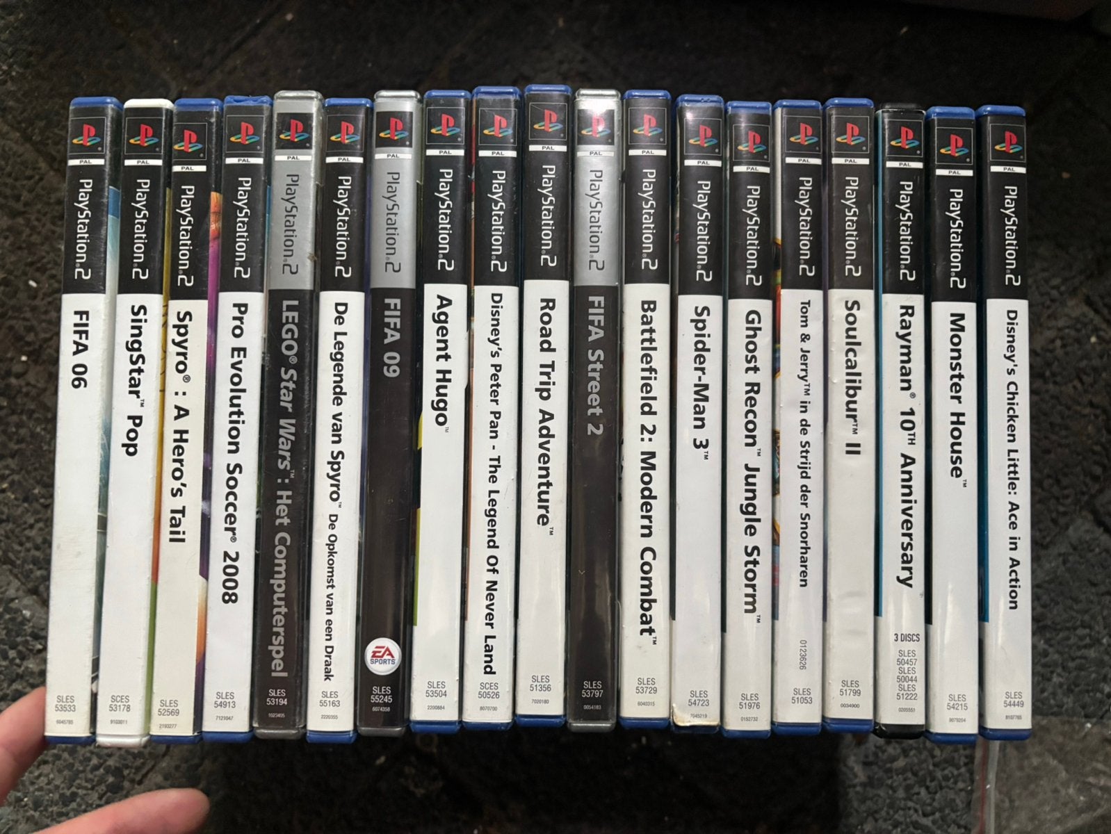 PS2 spellen 19 games fifa, singstar, spyro, lego star wars, 1 speler, Ophalen of Verzenden, Zo goed als nieuw, Vanaf 3 jaar