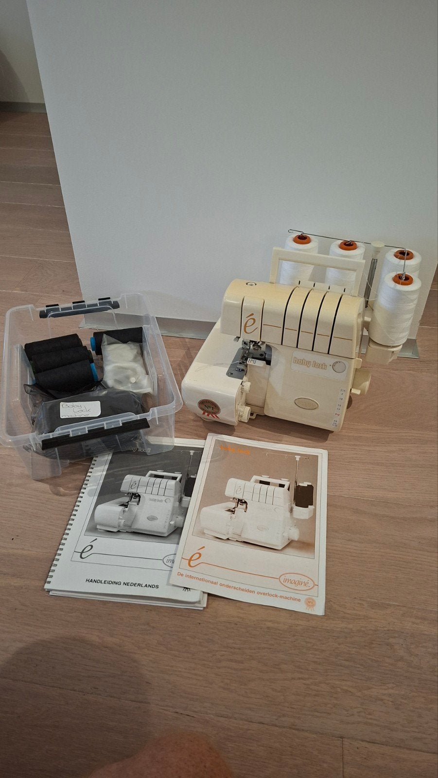 Baby Lock Imagine Overlockmachine Ble1at - Zo goed als nieuw, Hobby en Vrije tijd, Ophalen, Zo goed als nieuw, Lockmachine, Overige merken