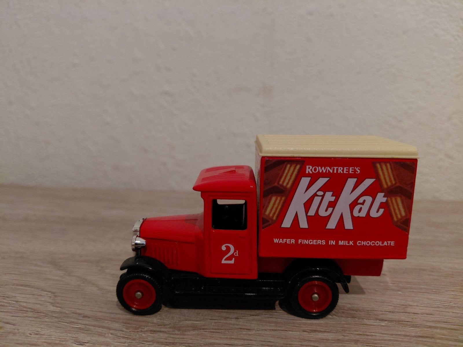 'Kit Kat' Chevrolet Delivery Van, Overige merken, Verzenden, Groter dan 1:32, Zo goed als nieuw