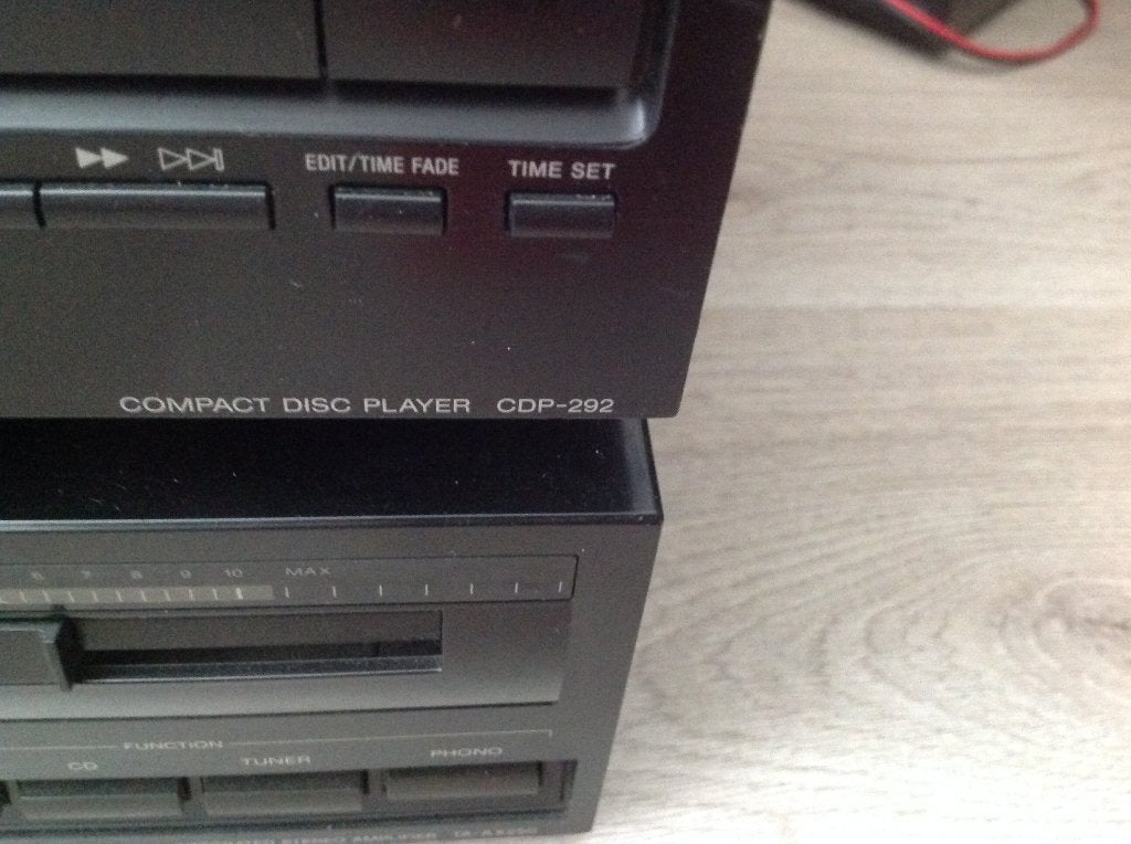 Sets=Sony TA-AX220 Integrated Amplifier + Sony CDP-292, Zo goed als nieuw, Sony, Cd-speler, Losse componenten