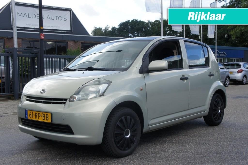 Daihatsu SIRION 1.3-16V COMFORT KEURIGE STAAT ALL-SAESON BAN, Voorwielaandrijving, Gebruikt, 31 €/maand, 4 cilinders