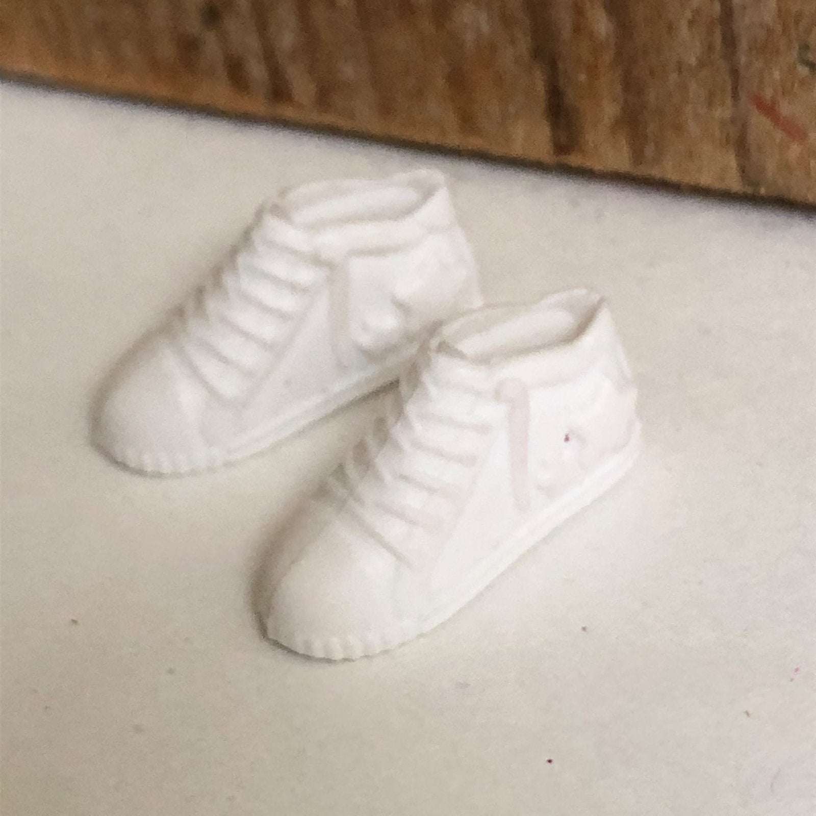 Witte sneakers voor Barbie, Ophalen of Verzenden, Zo goed als nieuw, Barbie