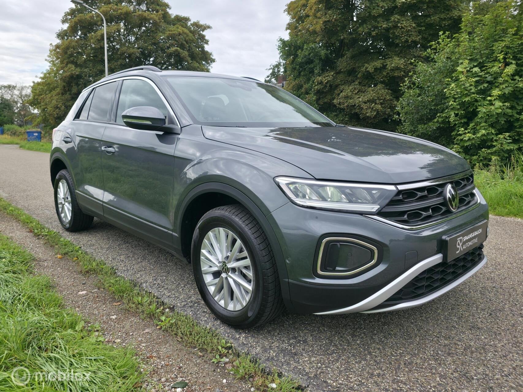 Volkswagen T-Roc 1.5 TSI / Navi / Camera / Carplay / Stoelv., Auto's, Zwart, 4 cilinders, 150 pk, Bedrijf