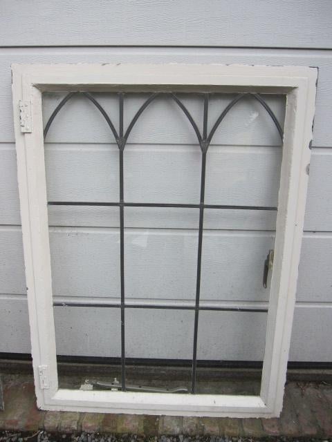 104h x 78br Stalen raam, naar buiten te openen glas in lood, Ophalen
