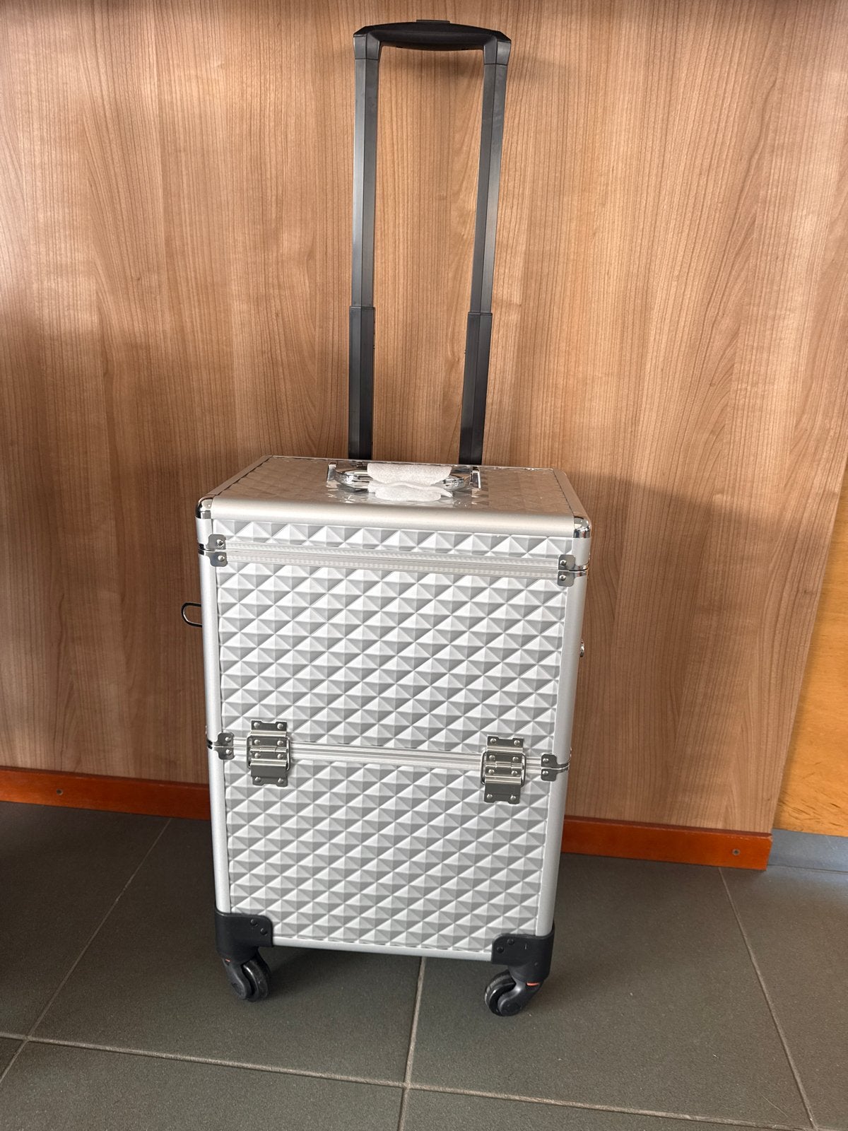 Ongebruikte Visagiekoffer op wieltjes - Zilver, Ophalen, Nieuw, Overige kleuren, Hardcase