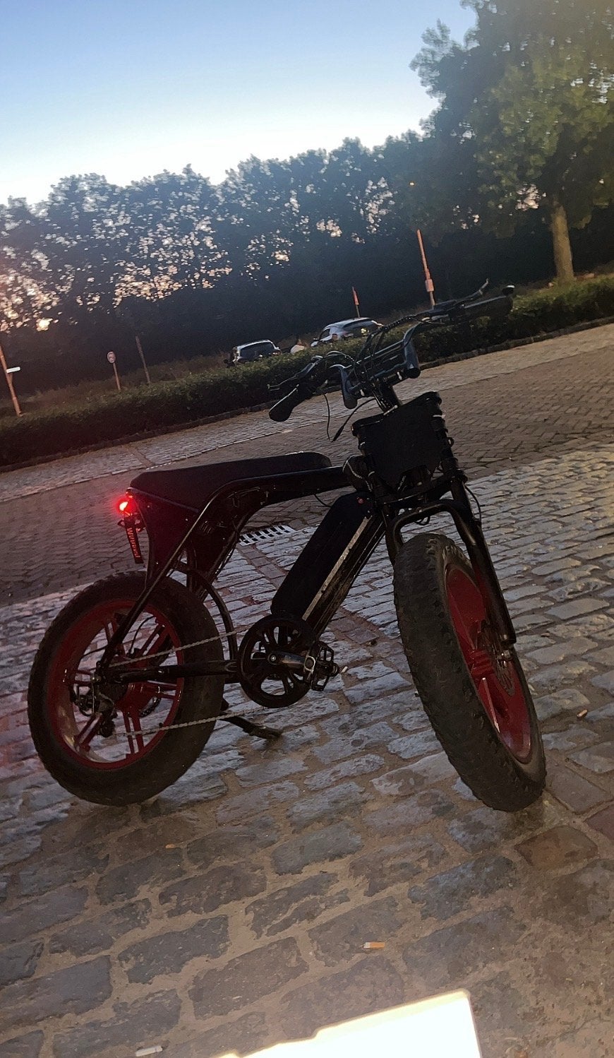Stoere E-bike met dikke banden en rode velgen, Overige merken, Gebruikt, Ophalen of Verzenden, 51 tot 55 cm