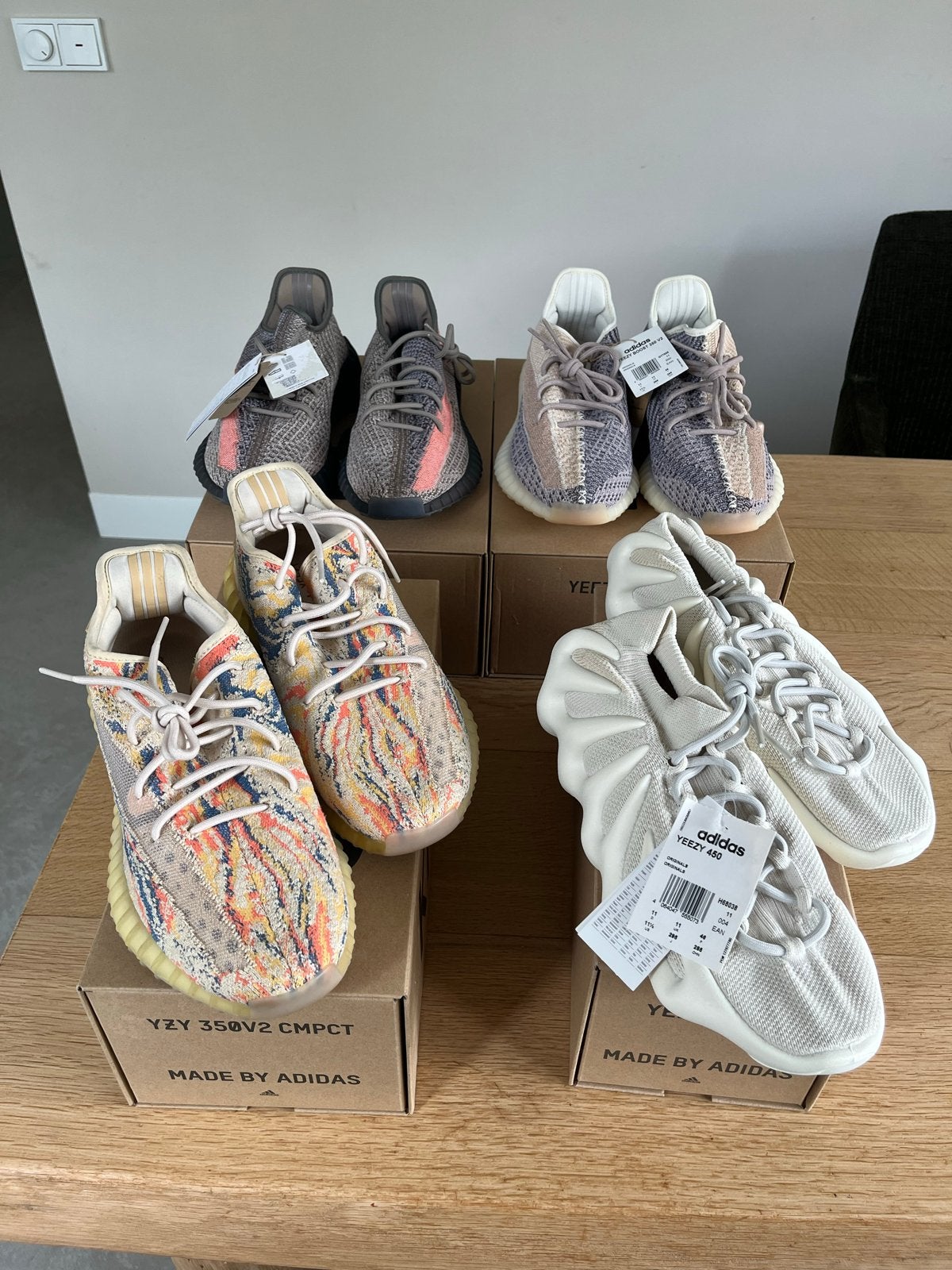 4 paar originele Adidas Yeezy sneakers, maat 46, Overige kleuren, Nieuw, Ophalen of Verzenden, Sneakers of Gympen