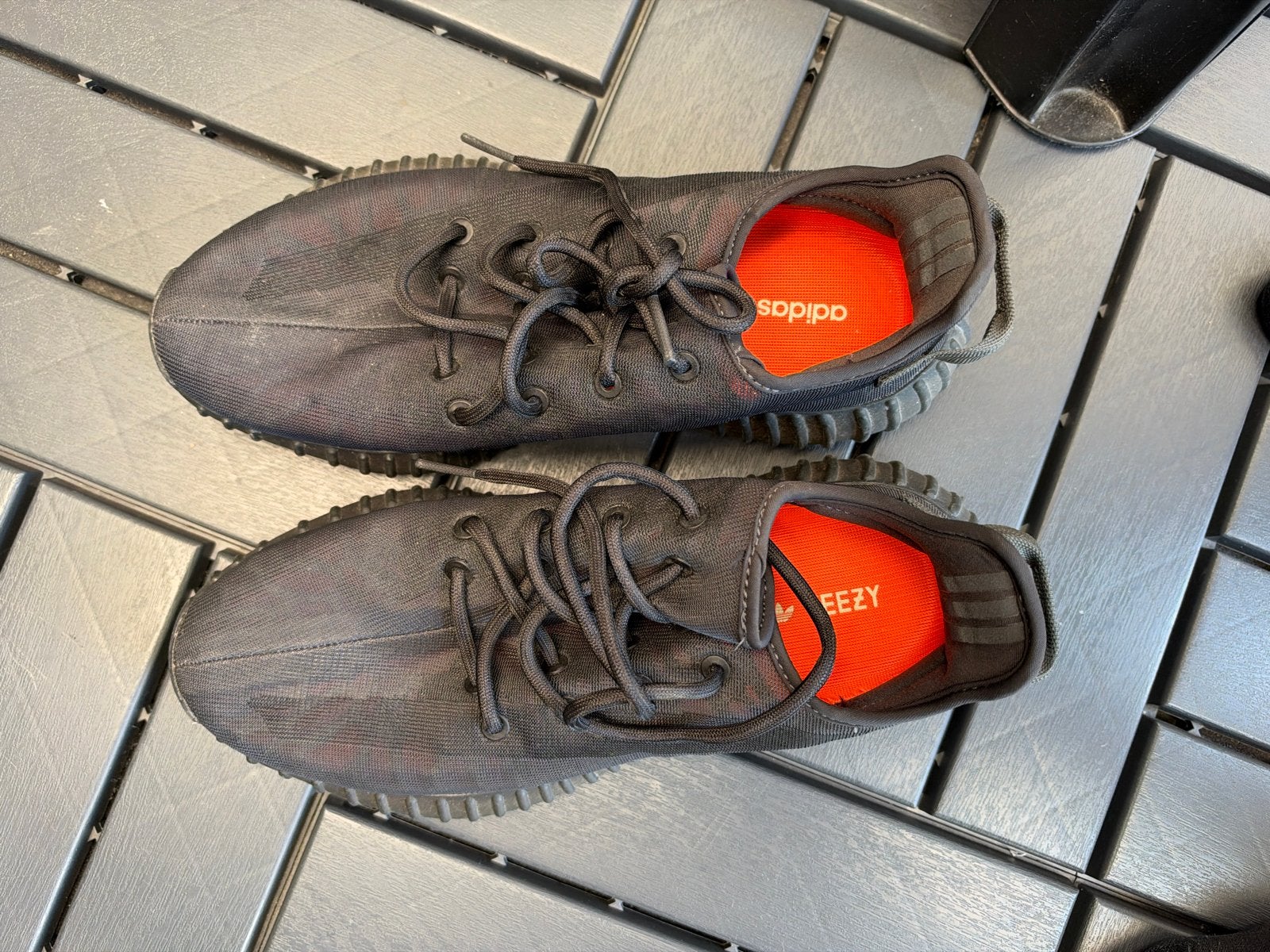 Adidas Yeezy Boost 350 V2 - Zo goed als nieuw, Ophalen of Verzenden, Zo goed als nieuw, Zwart, Sneakers of Gympen