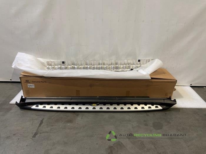 Treeplank links van een Hyundai Tucson, Gebruikt, -, -, Ophalen of Verzenden