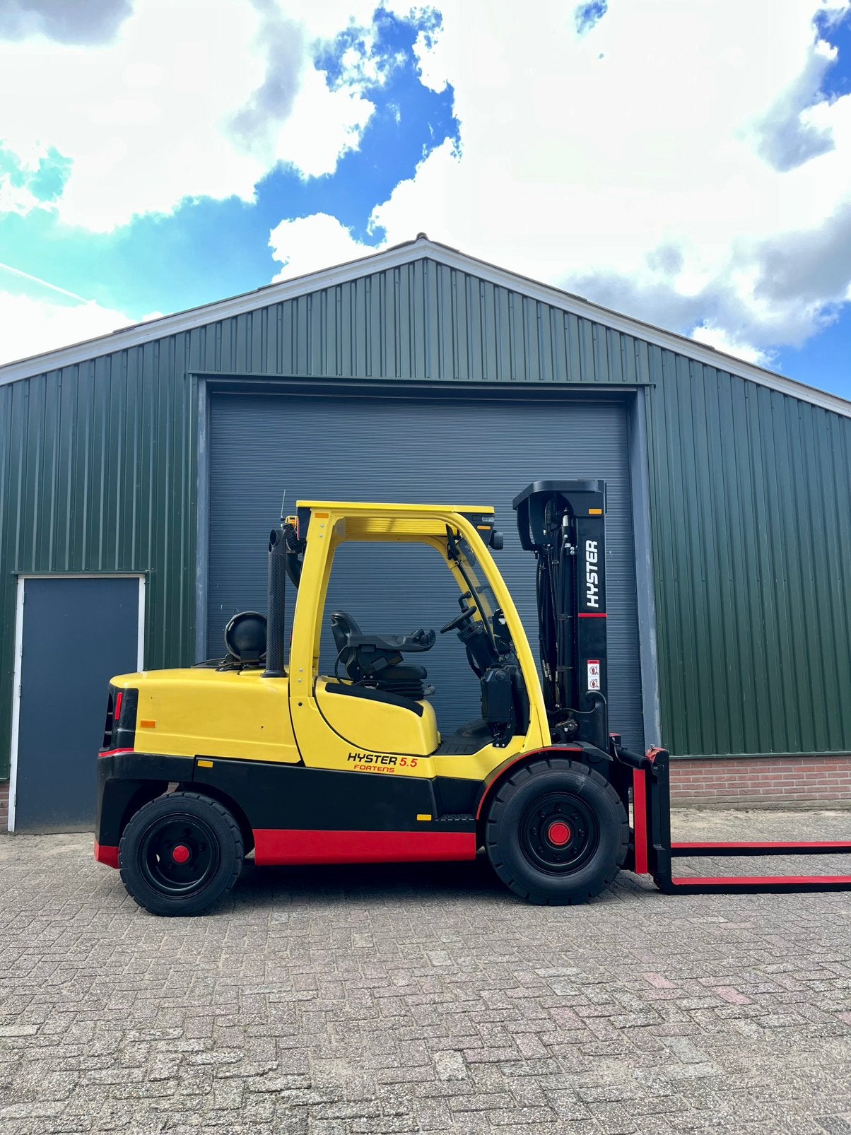 Hyster 5.5 ton - LPG - bj.2015 ! - IN UITSTEKENDE STAAT !!!, Zakelijke goederen, Machines en Bouw | Heftrucks en Intern transport